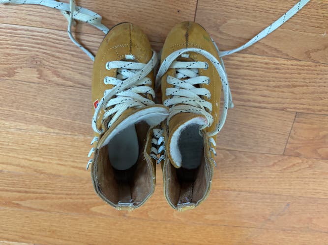 Figure Skates Junior 13 (Used)
