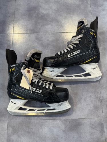 Senior Bauer Supreme M1 Hockey Skates Regular Width 7.5 (Used)