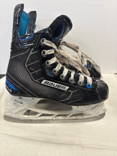 Bauer Nexus N7000 Hockey Skates Regular Width Size 4 (Used)