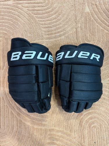 Black Junior Bauer Vapor Pro Team Gloves 12" (Used)