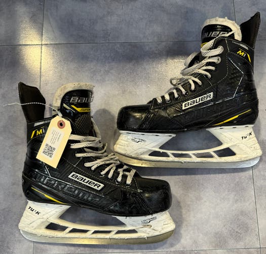 Senior Bauer Supreme M1 Hockey Skates Regular Width 8 (Used)