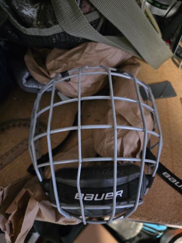 Large Bauer Profile II Facemask Full Cage (Used)