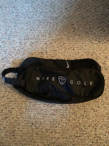 Black Nike Golf Handbag – Great Condition, Stylish & Durable