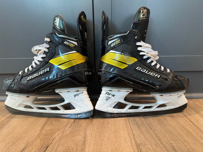 2020 Bauer Supreme UltraSonic Hockey Skates Wide Width Pro Stock 8.5 (Used)