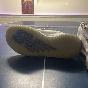 Unisex Size M 6.5 (W 7.5) New Balance Freeze 4.0 Turf Cleats (Used)