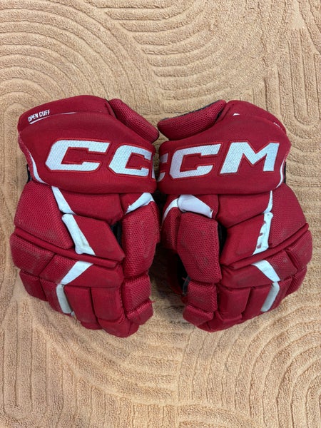 Red Junior CCM JetSpeed FT6 Gloves 12" (Used)