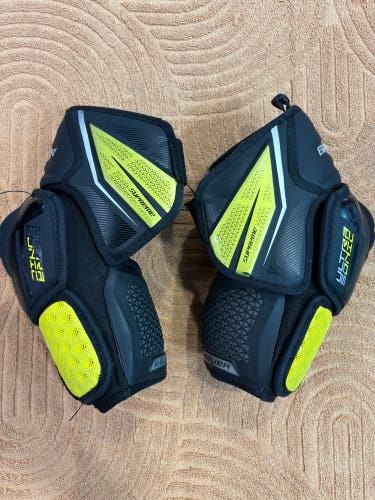 Intermediate Large Bauer Supreme Ultrasonic Elbow Pads (Used)