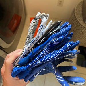 Adult Medium Nike Gloves (Used)