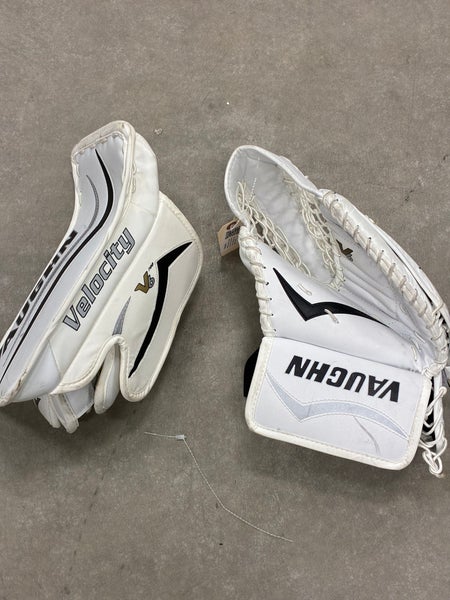 White Youth Vaughn Velocity V6 Goalie Gloves & Blockers Regular (Used)