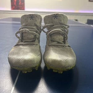 White Men's Size M 5.5 (W 6.5) Adult New Balance Freeze 4.0 Mid Top Molded Cleats (Used)