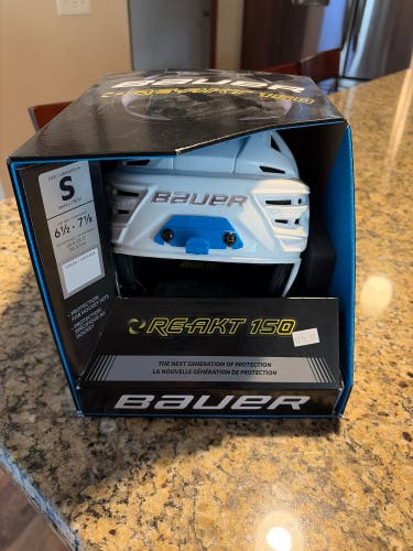 Small Bauer Re-Akt 150 Helmet (Used)