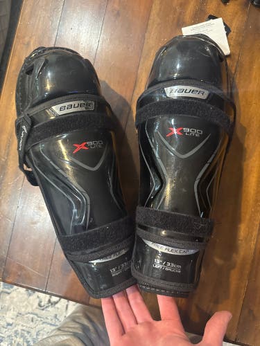 Senior Bauer vapor x900 lite 13" Shin Pads (New)