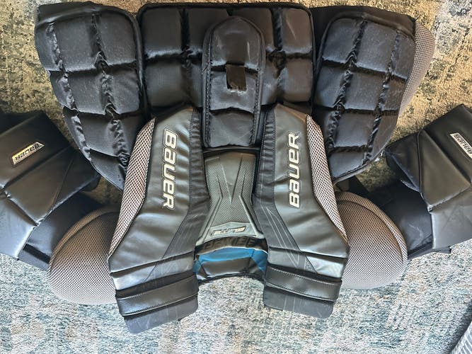 Large Bauer Elite Goalie Chest Protector (Used)