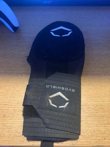 Black Junior EvoShield Sliding Mitt (Used)