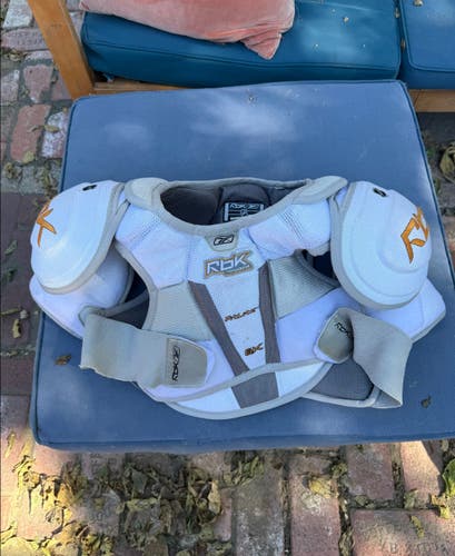 Men's Small Senior Shoulder Pads rebook (Used)