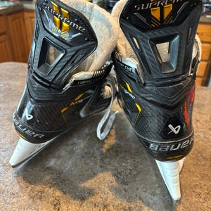 2023 Bauer Supreme M5 Pro Hockey Skates Regular Width 6.5 (Used)