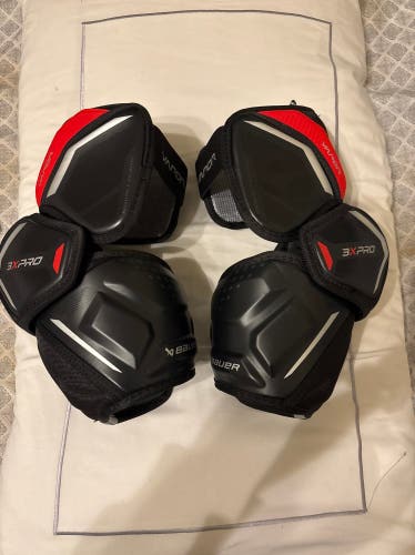 Senior Medium Bauer Vapor 3X Pro Elbow Pads (New)