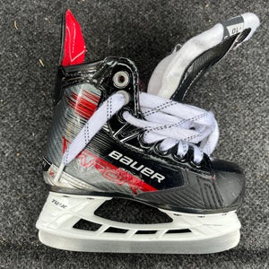 Youth Bauer Vapor XLTX Pro+ Hockey Skates Regular Width 10 (Used)