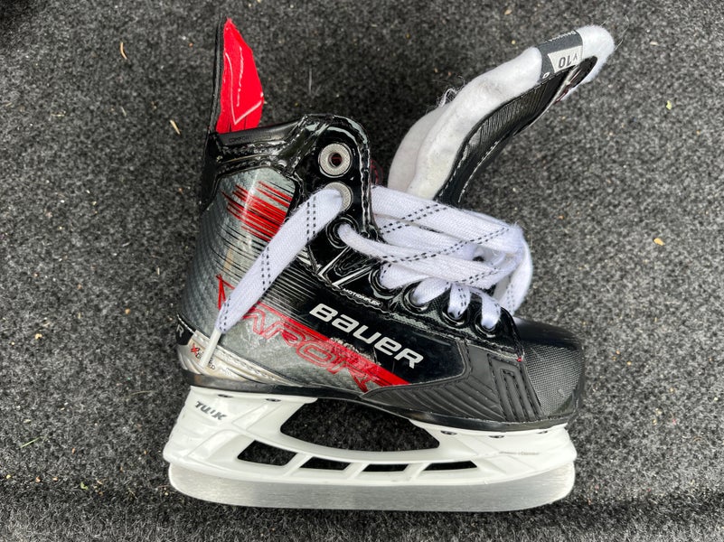 Youth Bauer Vapor XLTX Pro+ Hockey Skates Regular Width 10 (Used)