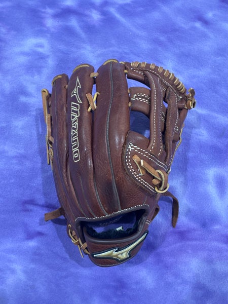 Brown Mizuno MVP RH Outfield Baseball Glove 13" (Used)