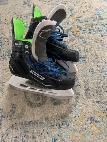 Bauer XLS Hockey Skates 8 (Used)