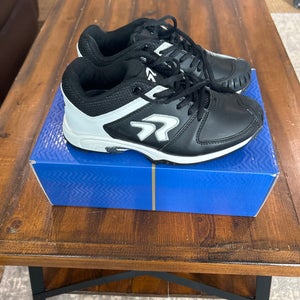 Black Women's Ringor Low Top Turf Cleats (Used)