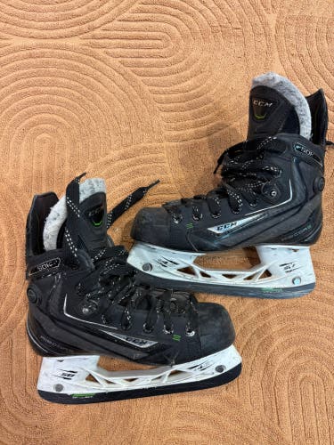Junior CCM RibCor 50k Pump Hockey Skates Regular Width Size 3 (Used)
