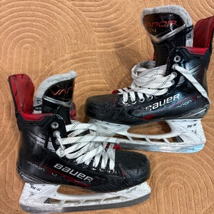 Intermediate Bauer Vapor X4 Hockey Skates 6.5 (Used)
