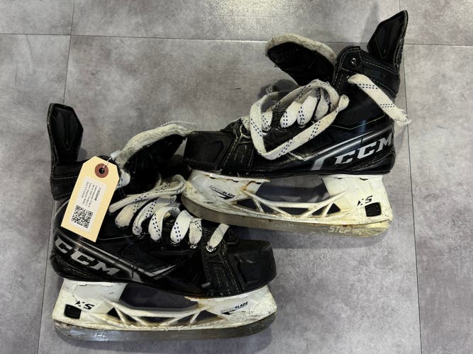Junior CCM RibCor 90K Hockey Skates | Size 3.5 Regular