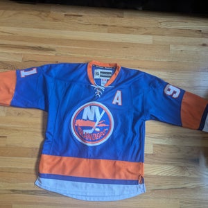 New York Islanders NYI John Tavares "A" #91 Reebok Jersey (Used)