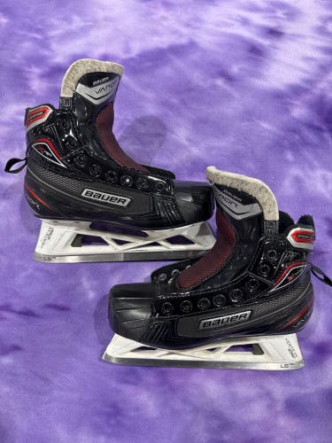 Junior Bauer Vapor X700 Hockey Goalie Skates Regular Width Size 3.5 (Used)