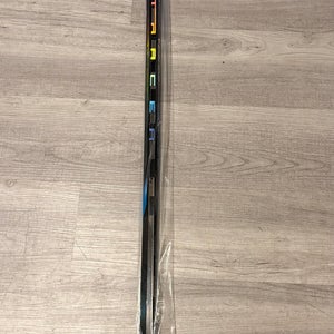 Intermediate Bauer Nexus Tracer Right Handed Hockey Stick P28 (New)