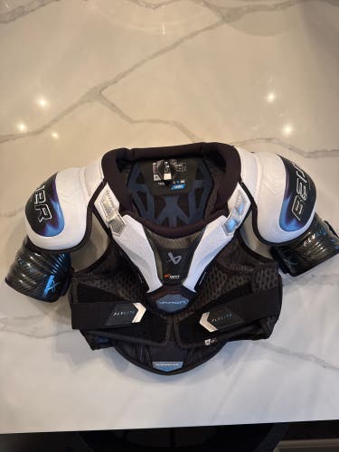 Bauer Vapor Flylite Shoulder Pads (Used 1x) Junior Small