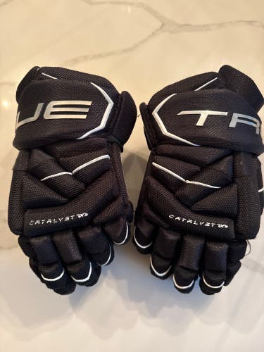 True Catalyst 9X3 Gloves 11" (Used)