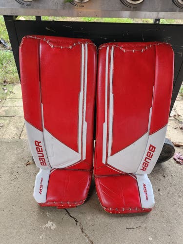 Int. Large Bauer Supreme M5 Pro Goalie Leg Pads