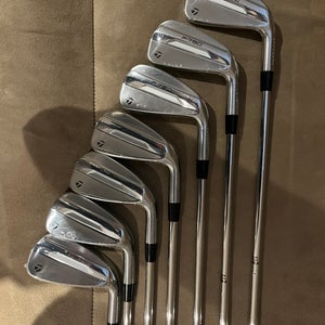 New 2025 TaylorMade P-790 RH Set (4-PW) - Dynamic Gold S300