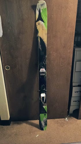 2015 Atomic 172 cm Powder Automatic Skis With Bindings Max Din 11 (Used)