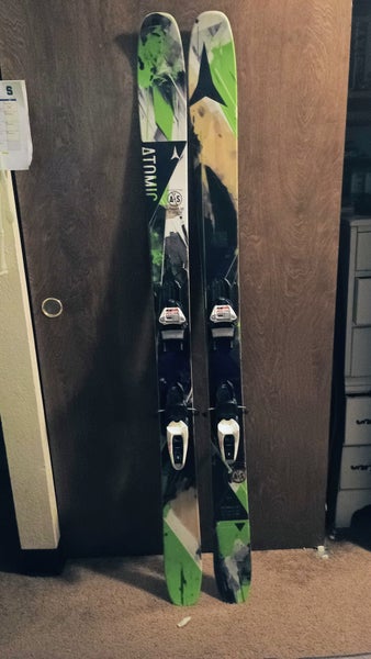 2015 172 cm Atomic Automatic Skis With Bindings Max Din 11 (Used)
