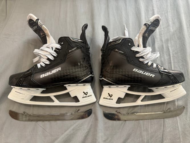 Bauer Supreme Shadow Hockey Skates 5.5, Fit 3, Intermediate (Used)