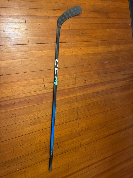 Intermediate CCM JetSpeed FT8 Pro Right Handed Hockey Stick P29 (Used)