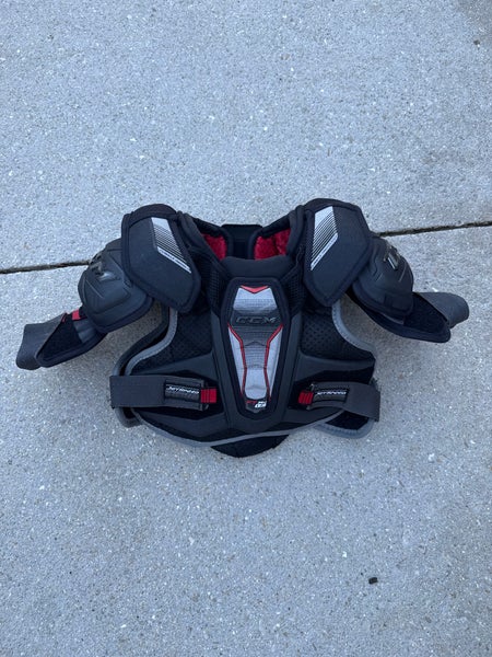 Medium Junior CCM JetSpeed FT390 Shoulder Pads (Used)