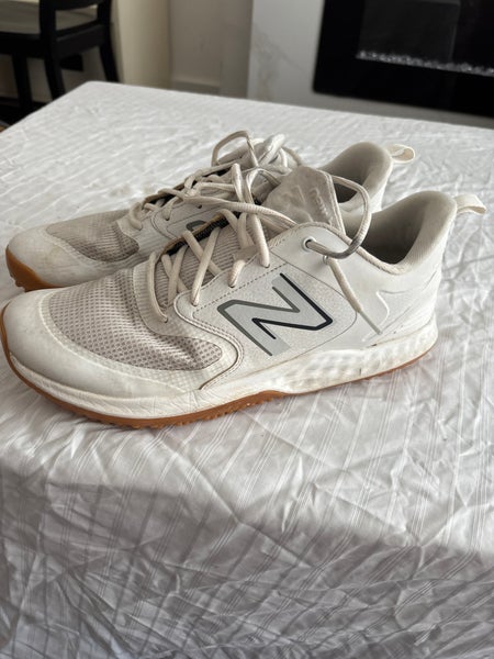 White Men's Size M 12.0 (W 13.0) Adult New Balance Low Top Turf Cleats (Used)