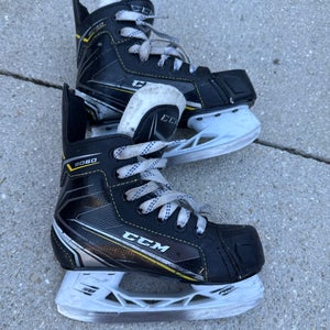 CCM Tacks 9060 Hockey Skates Regular Width 11.5 (Used)