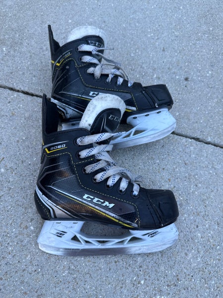 CCM Tacks 9060 Hockey Skates Regular Width 11.5 (Used)