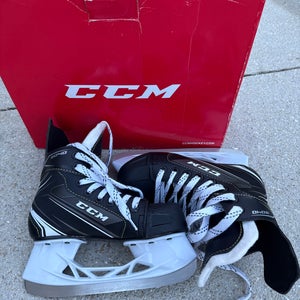 CCM Tacks 9040 Hockey Skates Regular Width Size 1 (Used)