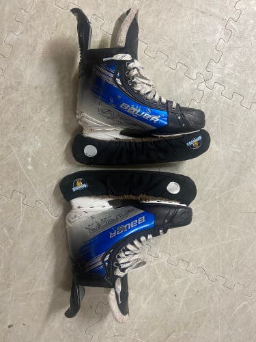 Bauer Vapor Hyperlite 2 Hockey Skates Regular Width 9 (Used)