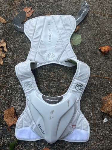 Medium Adult Maverik M5 Speed Pad Shoulder Pads (Used)