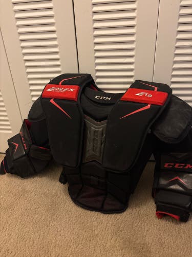 Large/Extra Large CCM Extreme Flex Shield E1.9 Goalie Chest Protector (Used)
