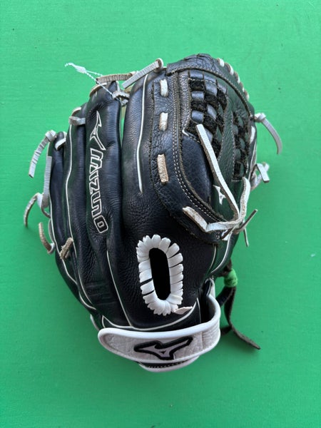 White Mizuno Supreme RH Softball Glove 12.5"