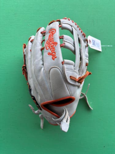 White Rawlings Gold Glove Elite RH Outfield Softball Glove 13"